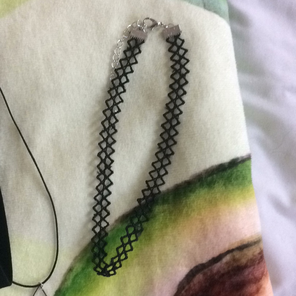 Chokers - Picture 4 of 7